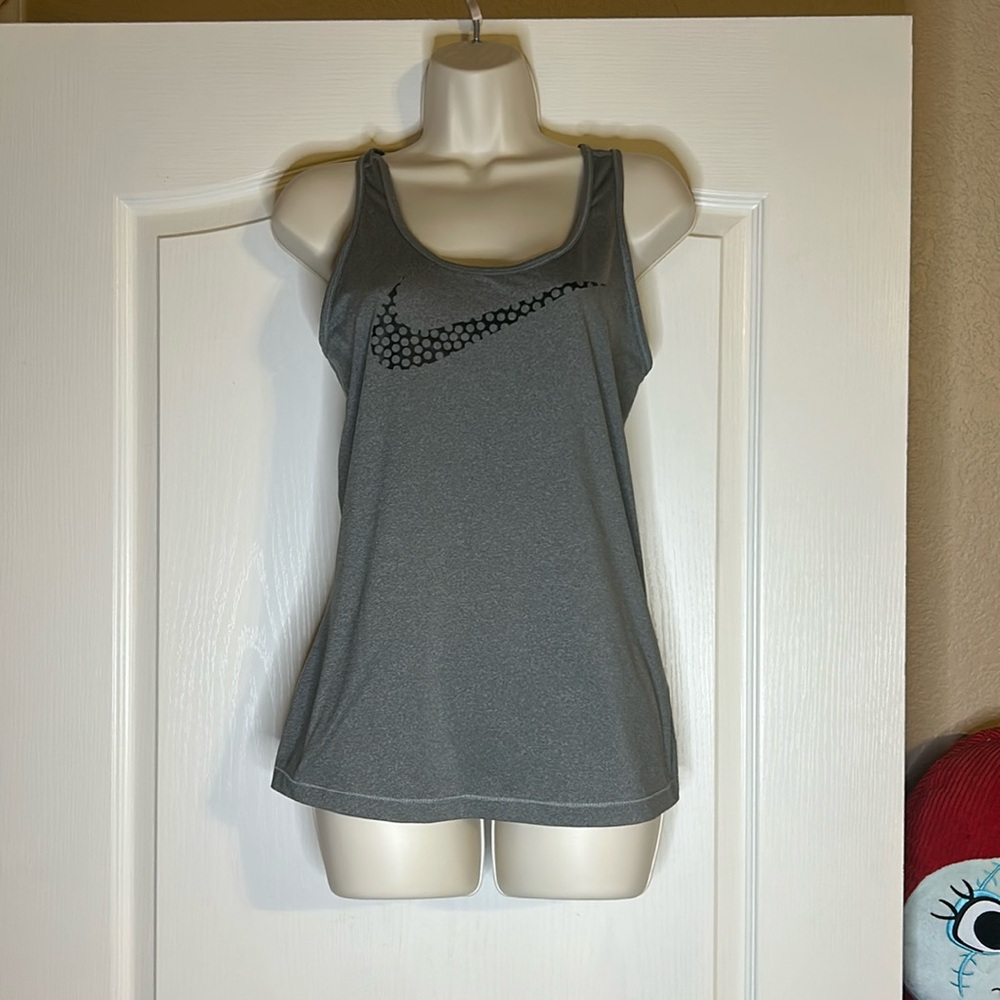 Nike Gray Fitted Sleeveless Tank Top